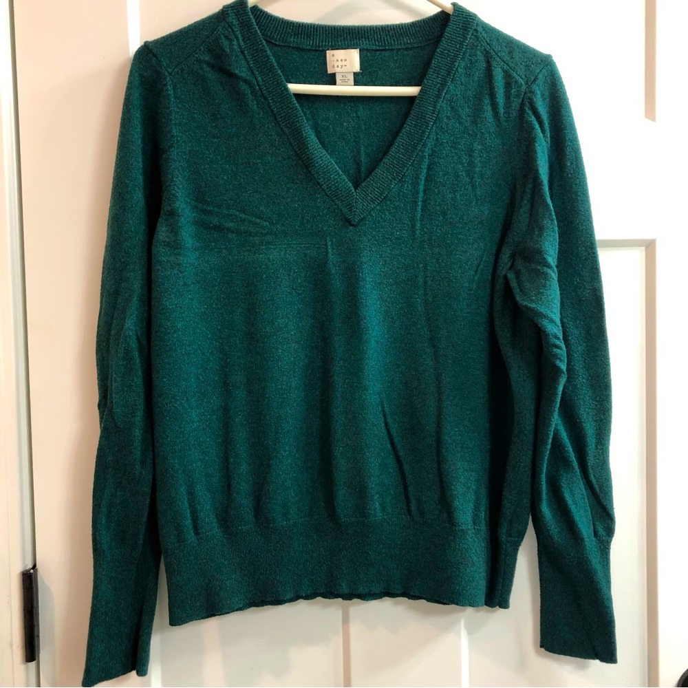 a new day sweater - XL